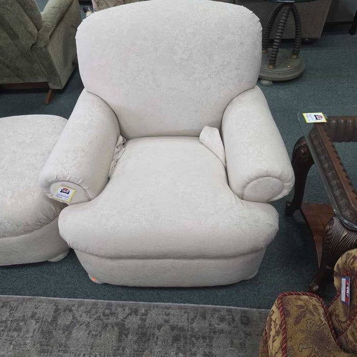 ACCENT CHAIR WITH OTTOMAN BHC