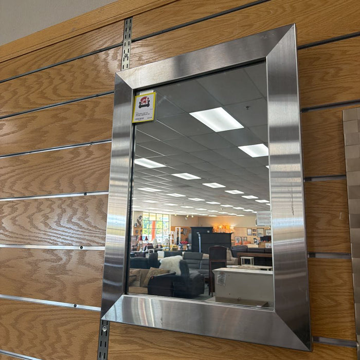 METAL FRAME MIRROR