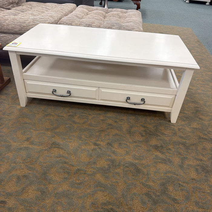 PIER 1 COFFEE TABLE MI