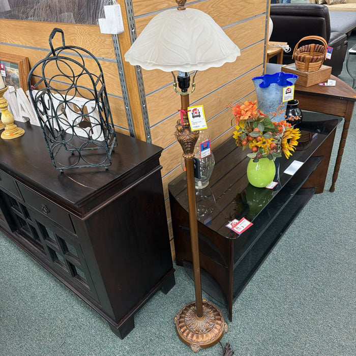 FLOOR LAMP AT
