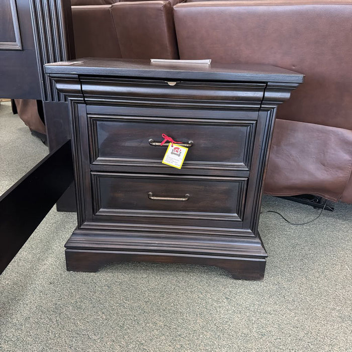 PULASKI CALDWELL NIGHTSTAND BAH