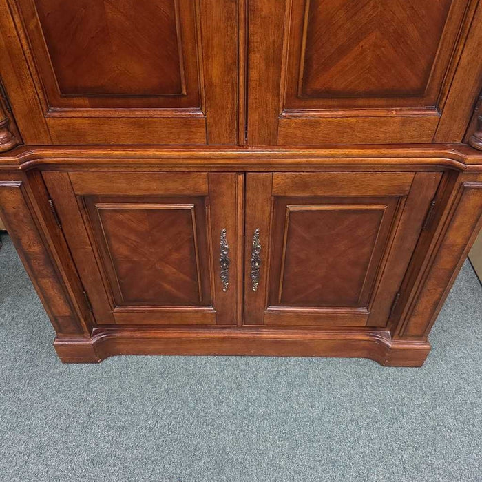 2PC BROYHILL ARMOIRE ALK