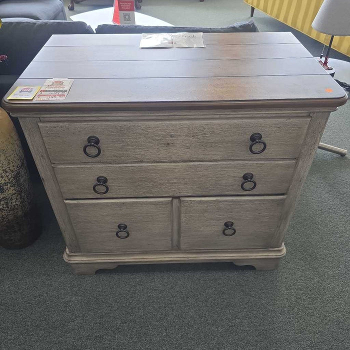 FLEXSTEEL FILE CABINET BTK