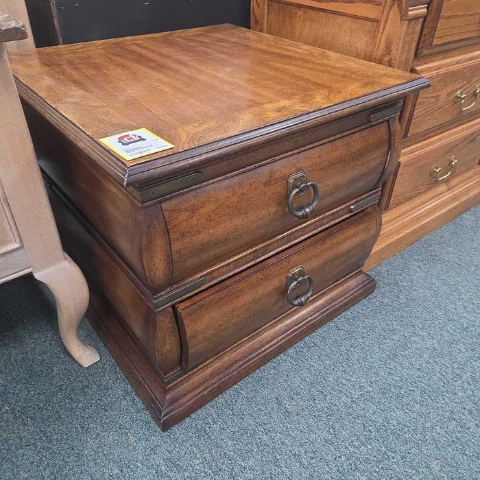 NIGHTSTAND MI