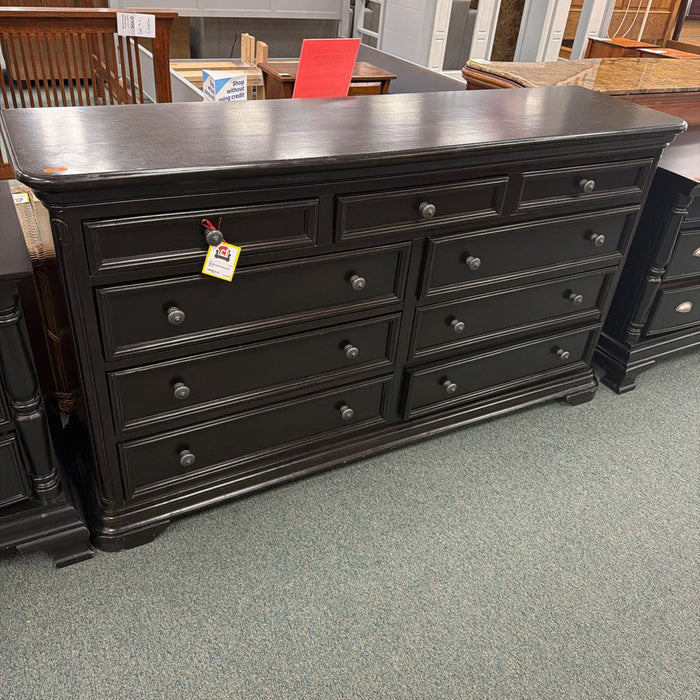 DRESSER BTK