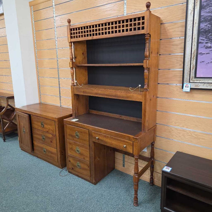 DESK WITH HUTCH BST