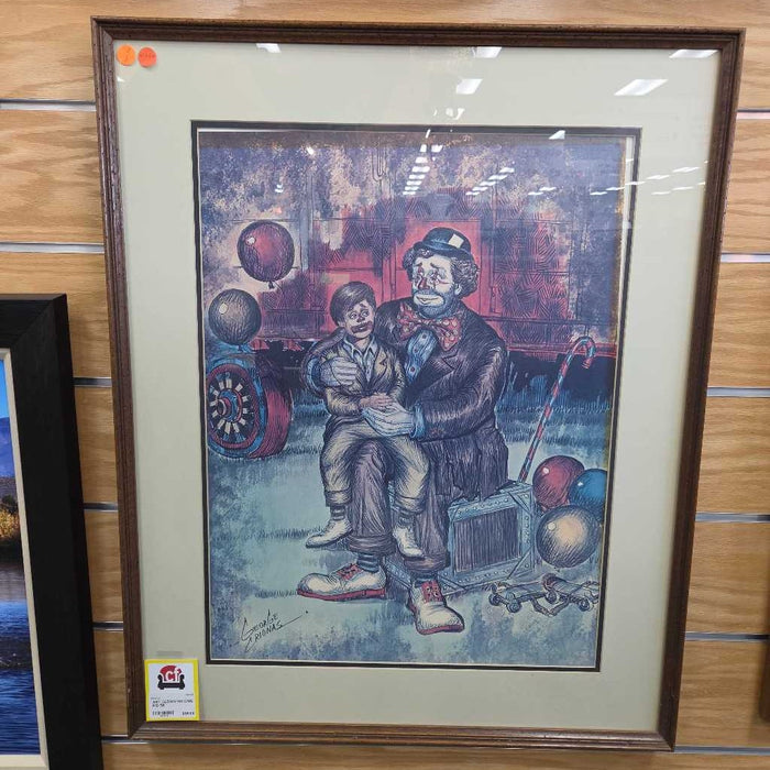 CLOWN HOLDING KID SK