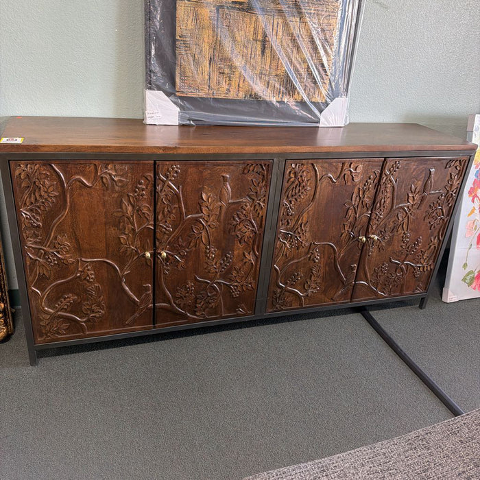 SIDEBOARD
