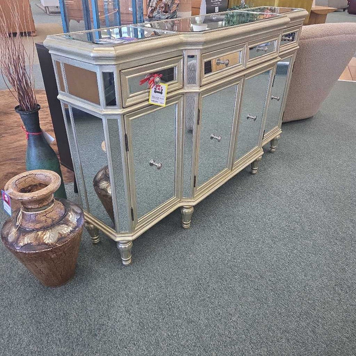 GLASS BUFFET