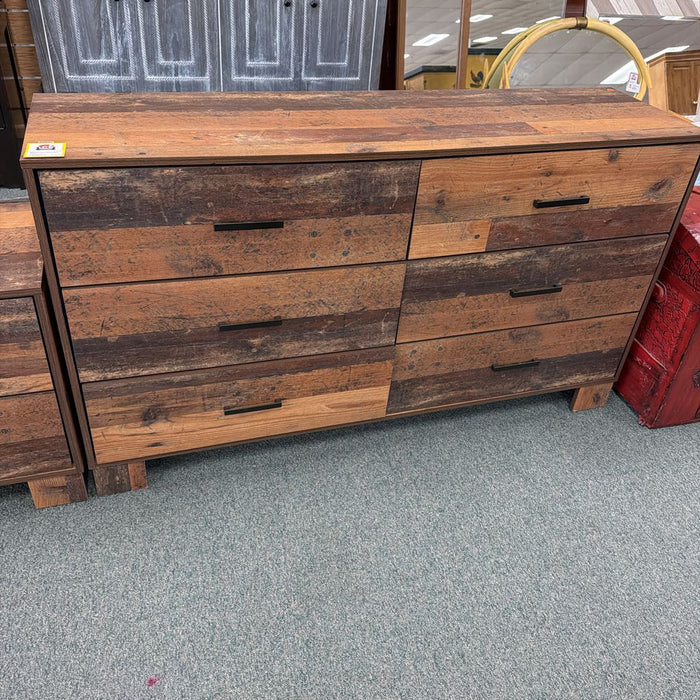 DRESSER