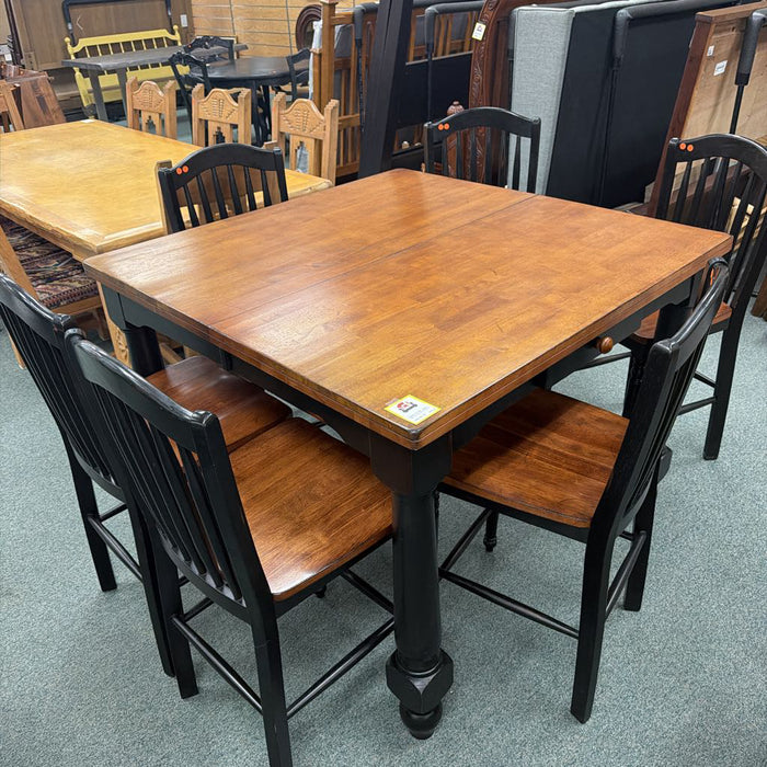 TABLE WITH 6 STOOLS