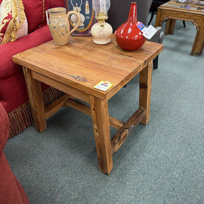 ACCENT TABLE AT