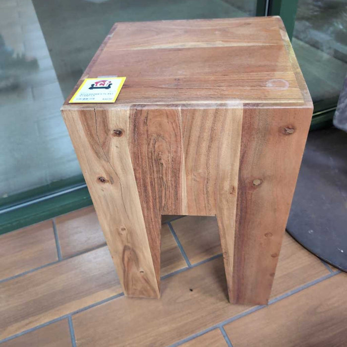 PLANT STAND