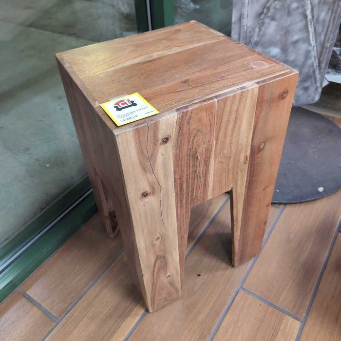 PLANT STAND