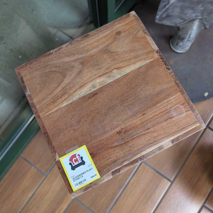 PLANT STAND