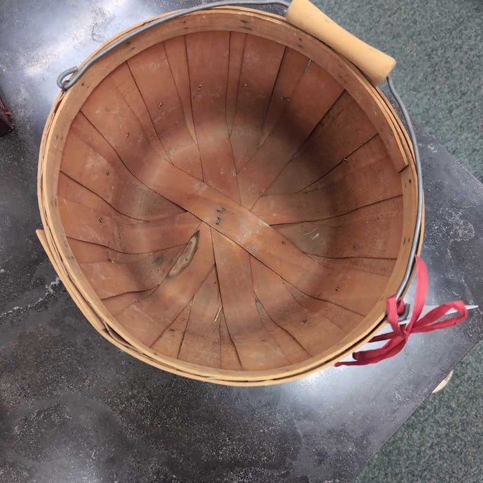 BASKET DECOR