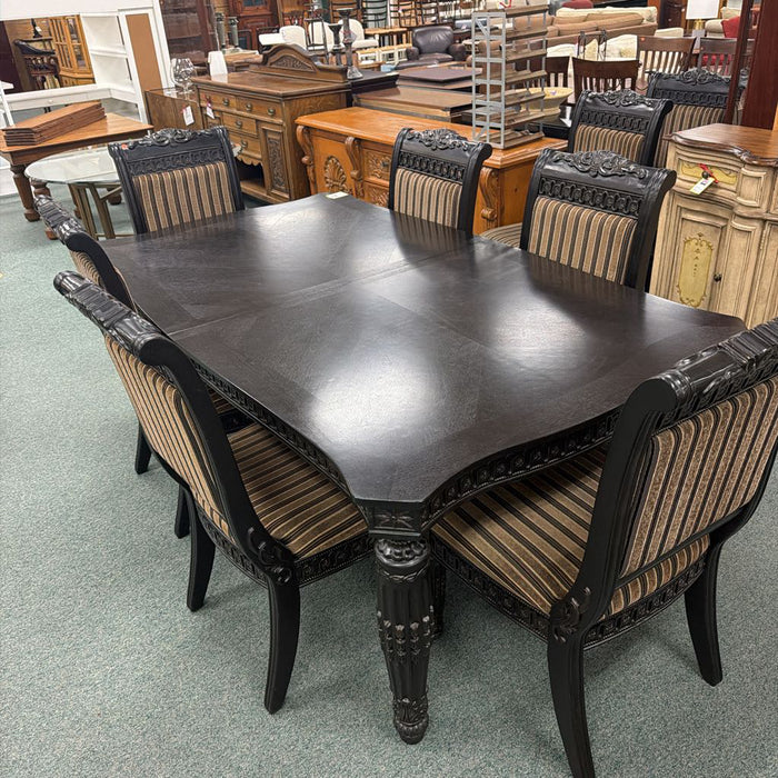TABLE 2 LEAVES 8 CHAIRS KLH