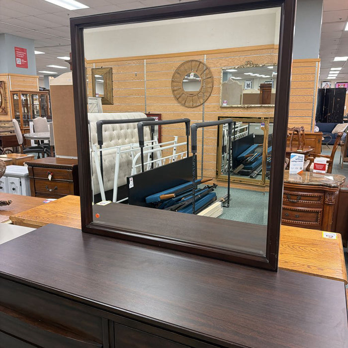 DRESSER WITH MIRROR BTK