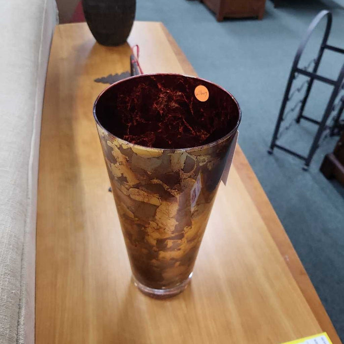 RED & GOLD VASE BT