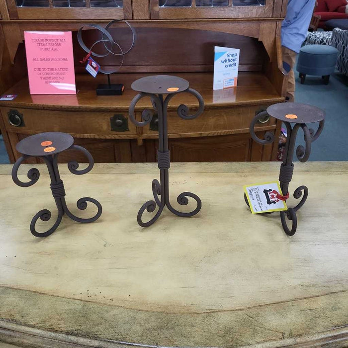 SET OF 3 CANDLE HOLDERS BA