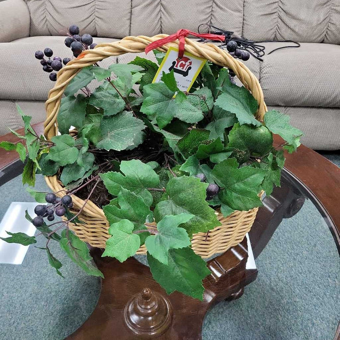 WICKER BASKET WITH GRAPES BA