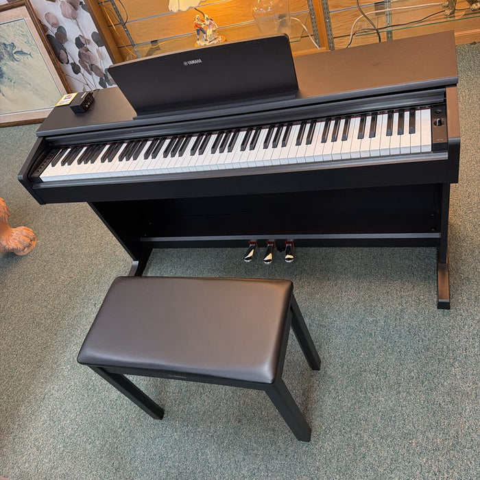 YAMAHA KEYBOARD WITH STOOL ATH