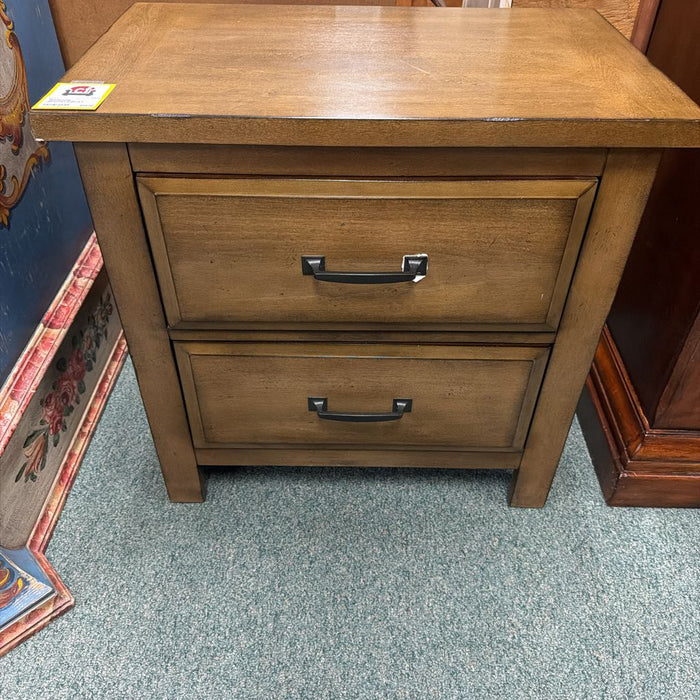 NIGHTSTAND AT