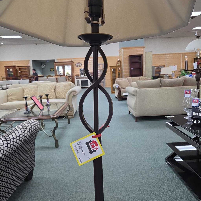 FLOOR LAMP AT