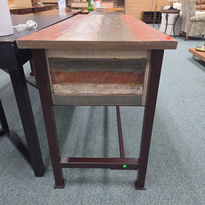 DESK LLB