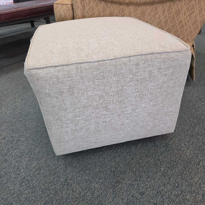 BASSETT GLIDER OTTOMAN BAH