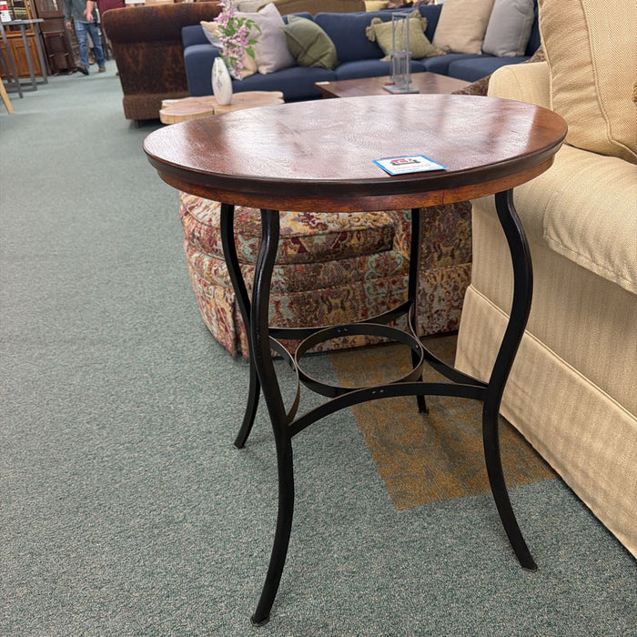 ROUND ACCENT TABLE AT