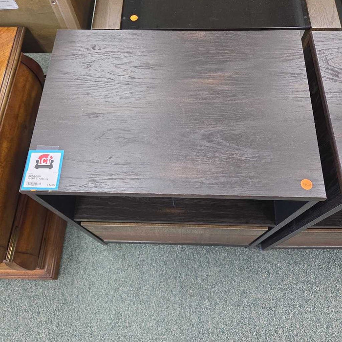 NIGHTSTAND AL