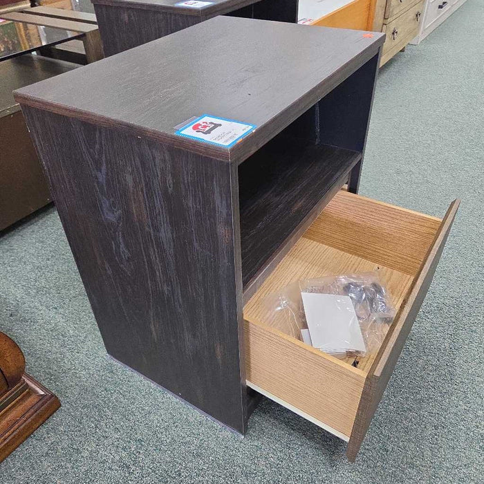 NIGHTSTAND AL