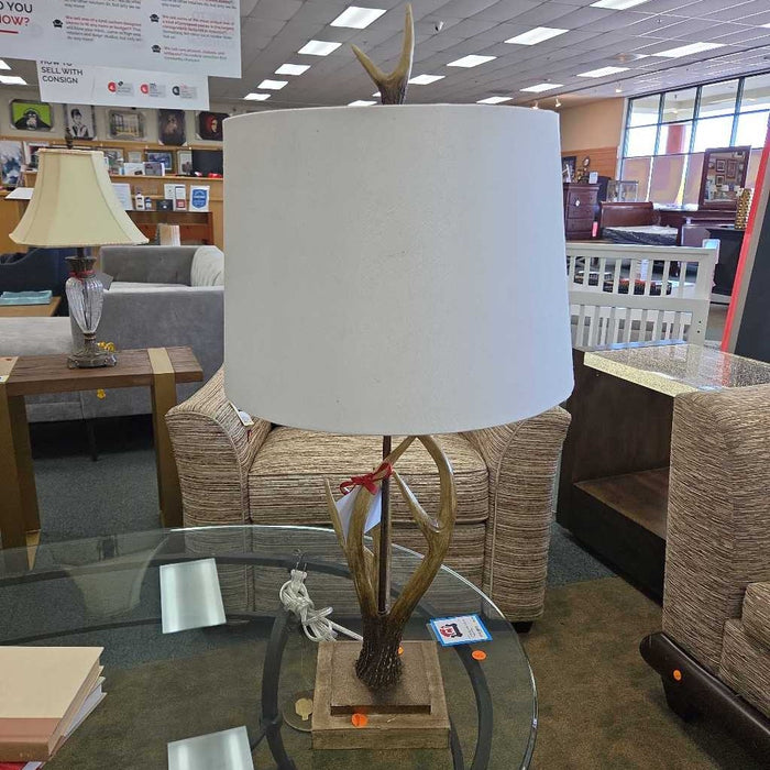 ANTLER LAMP AT
