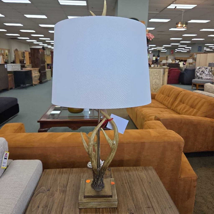 ANTLER LAMP AT