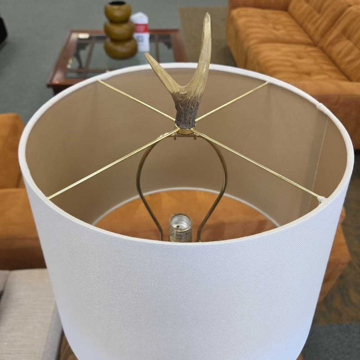 ANTLER LAMP AT