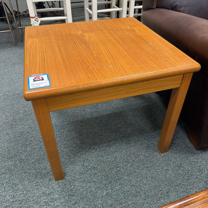 BROWN END TABLE BT