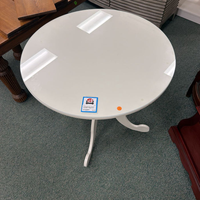 WHITE ACCENT TABLE KL