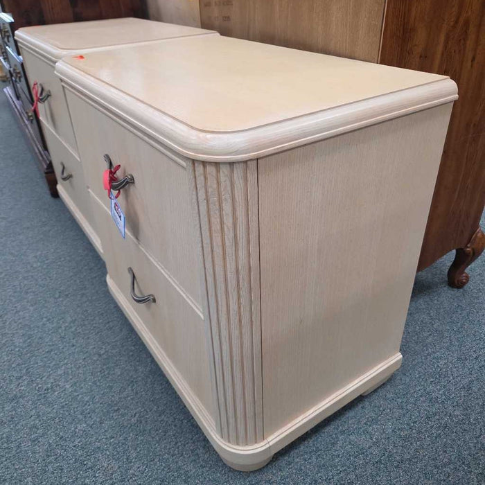 THOMASVILLE NIGHTSTAND MI