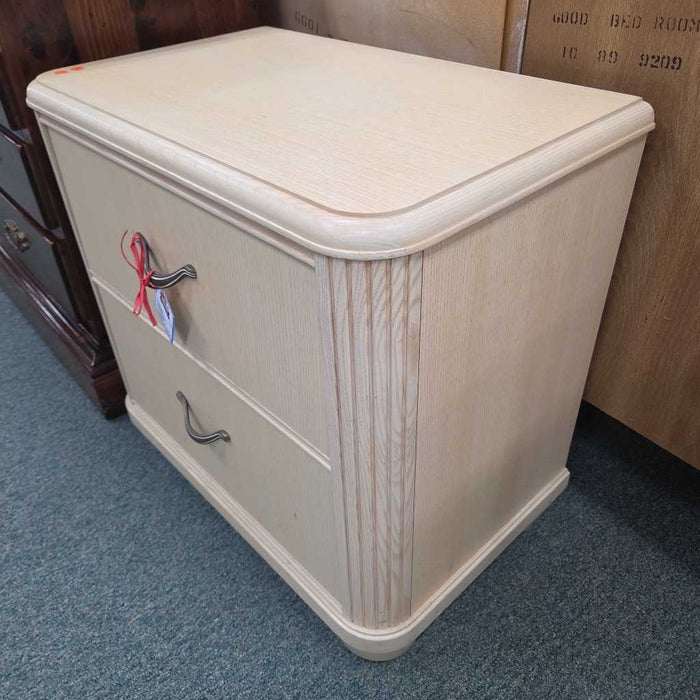 THOMASVILLE NIGHTSTAND MI