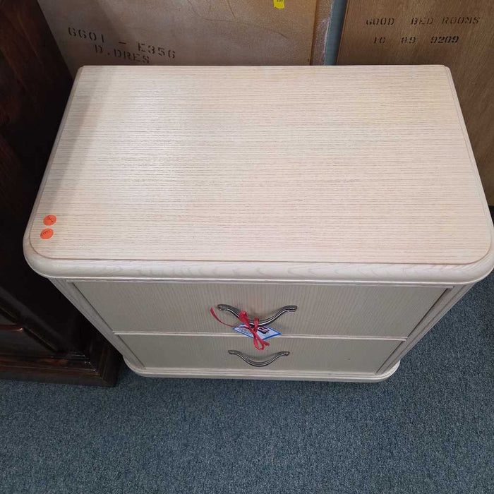 THOMASVILLE NIGHTSTAND MI