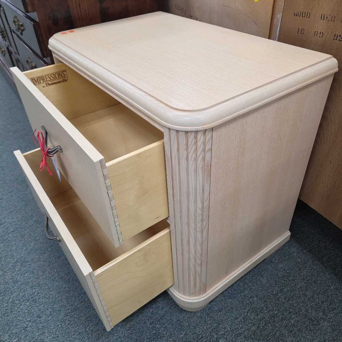 THOMASVILLE NIGHTSTAND MI