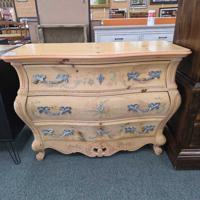 PULASKI CHEST OF DRAWERS LLM
