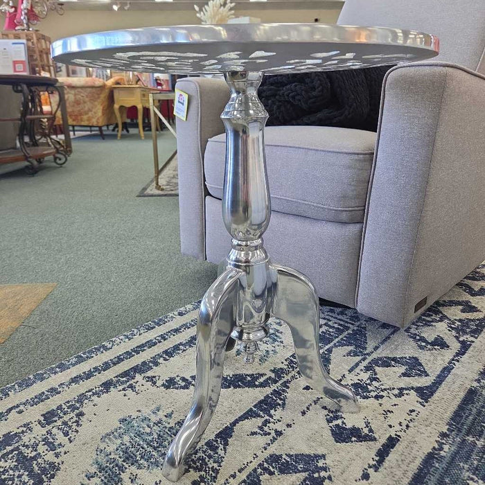 GLASS TOP ACCENT TABLE KL