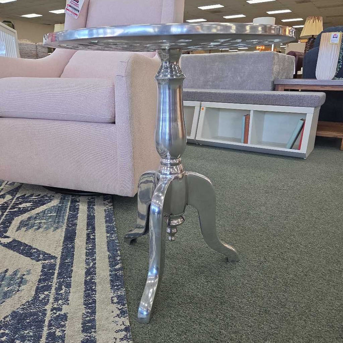 GLASS TOP ACCENT TABLE KL