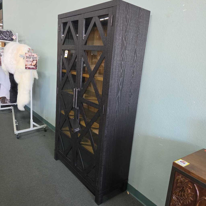 CHRISTOP ACCENT CABINET