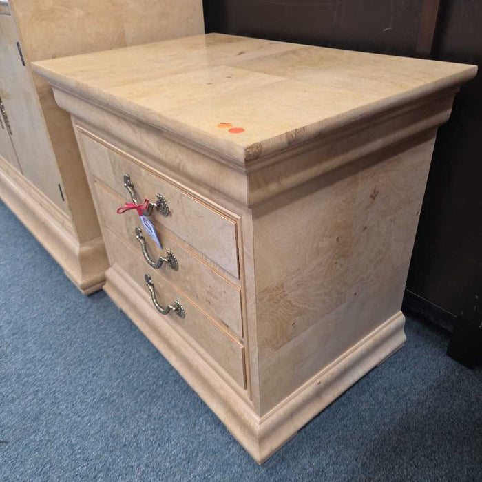 HENREDON NIGHTSTAND KL