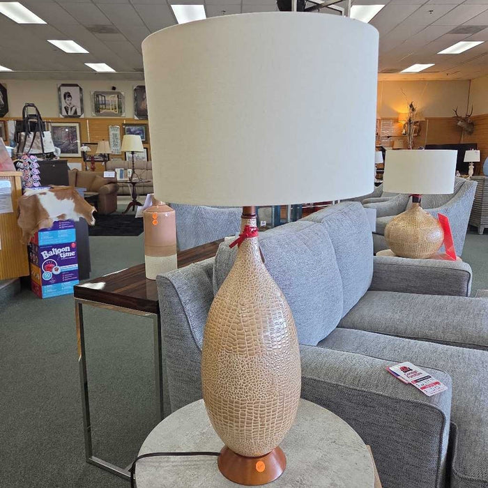 LAMP AT