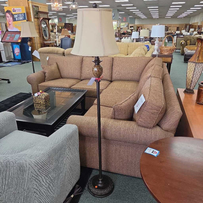 FLOOR LAMP AT