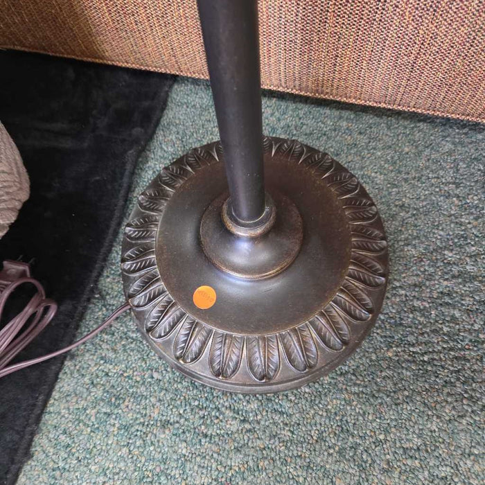FLOOR LAMP AT